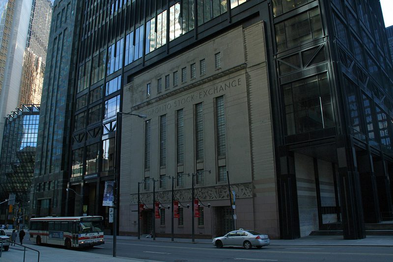 L’ancien bâtiment de la Bourse de Toronto, construit en 1937 sur Bay Street